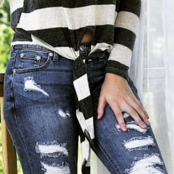 Striped Front Tie Top‎ - Picture 8 of 12